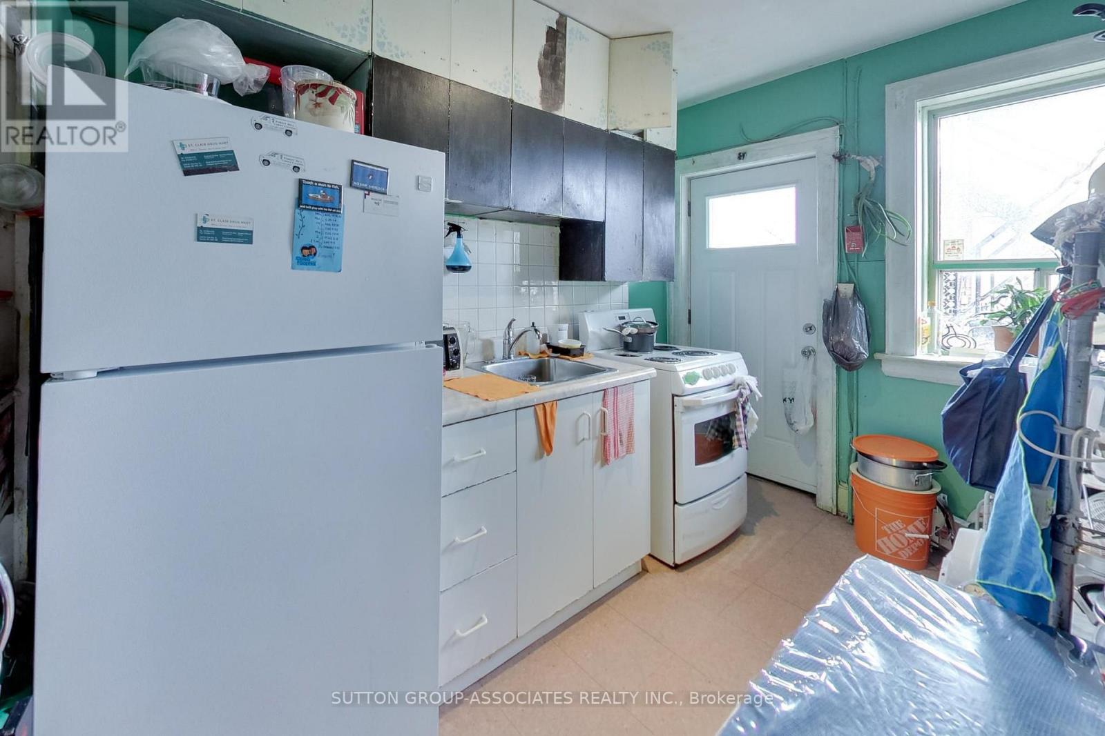 1181-1183 ST CLAIR AVENUE W - 15