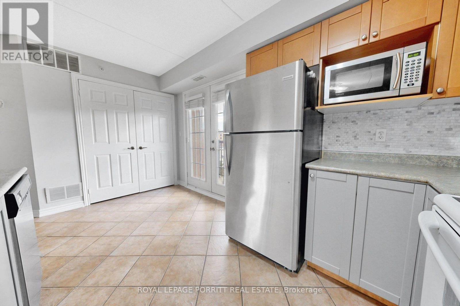 2085 Appleby Line — photo 15