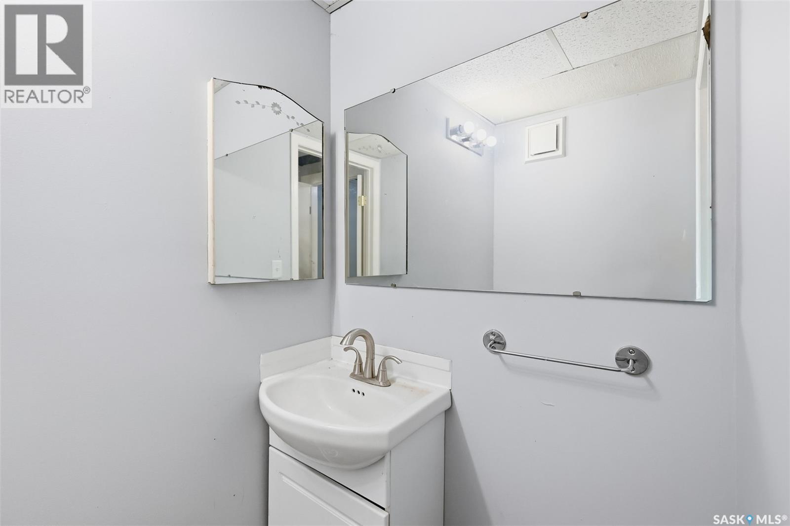1417 G AVENUE N, Saskatoon — photo 32