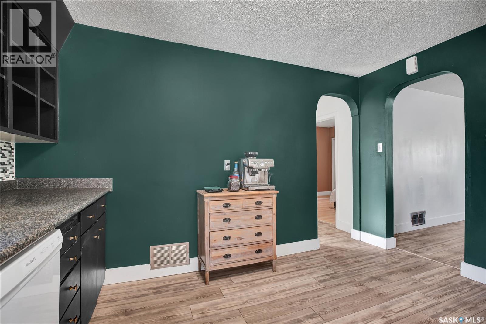 1104 4th STREET E - 10