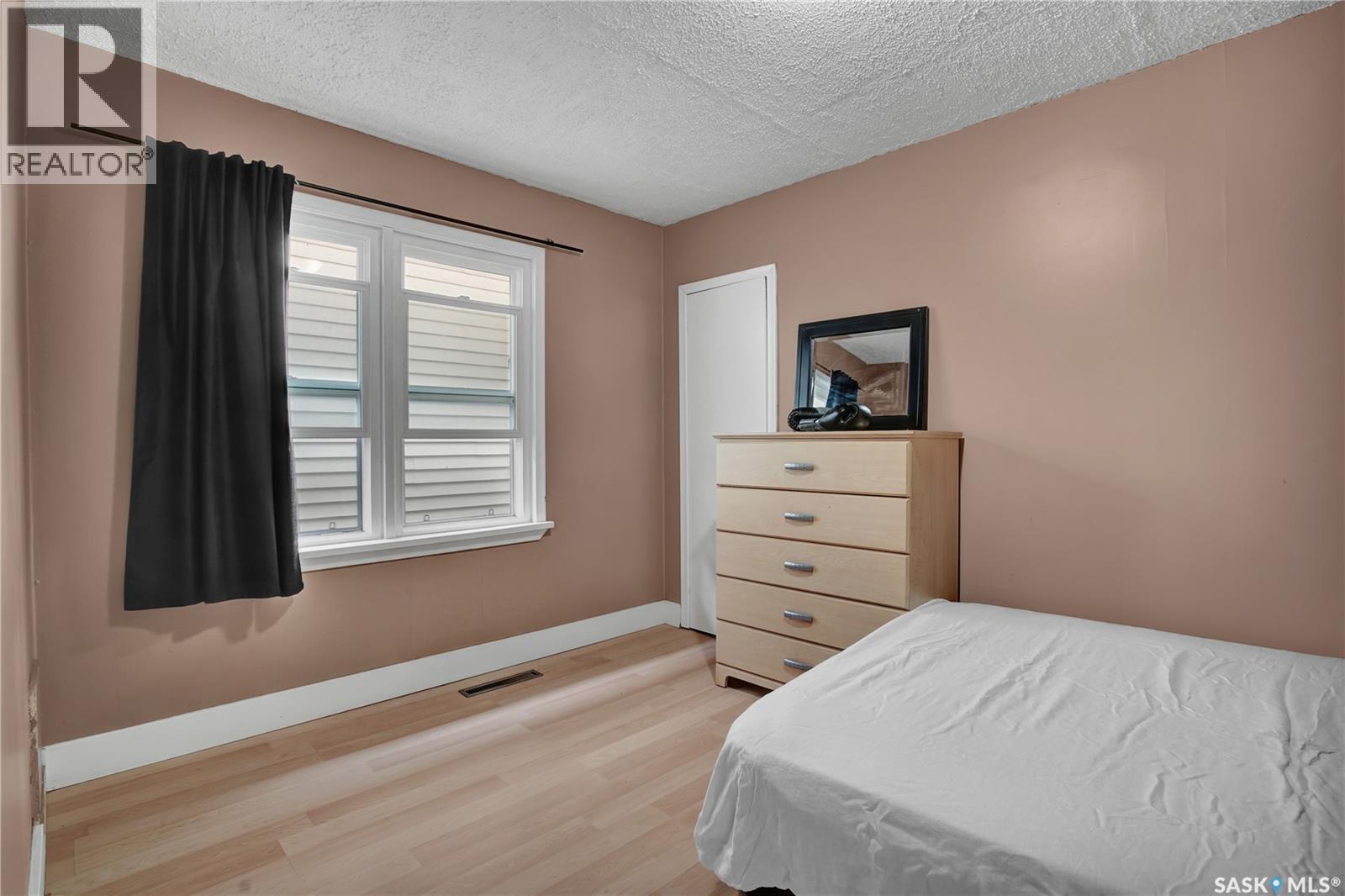 1104 4th STREET E - 15