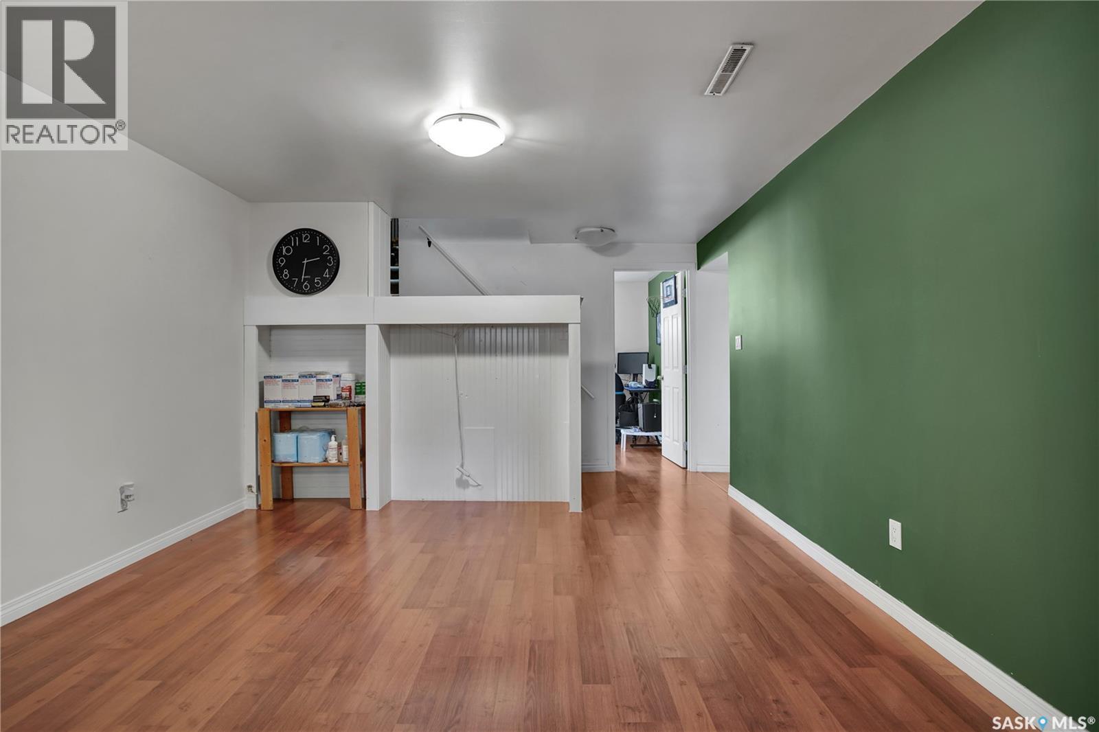 1104 4th STREET E - 21