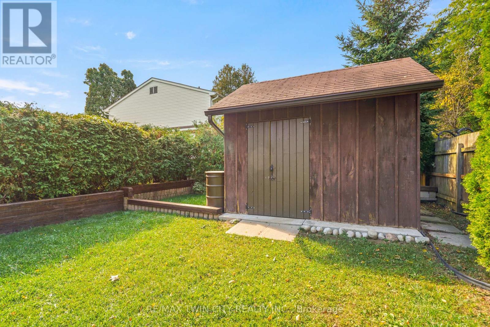 35 IVANHOE ROAD - 39