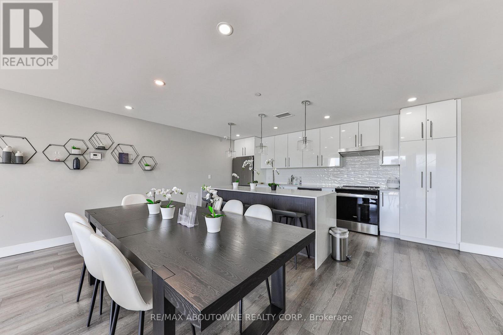 15 Queen Street — photo 16