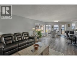 Kitchen - 1401 27 Island Hwy S, Campbell River, BC V9P1A2 Photo 9