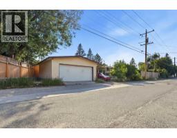 20 Rossburn Crescent SW - photo 31