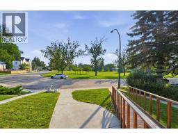 20 Rossburn Crescent SW - photo 2