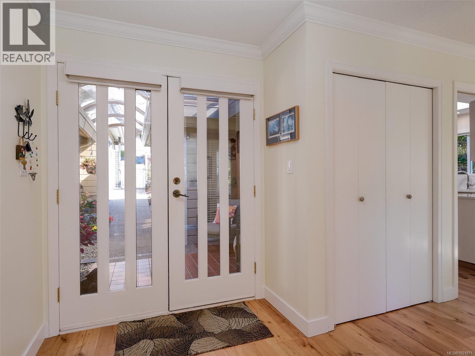 901 2829 Arbutus Rd, Saanich - Image 1