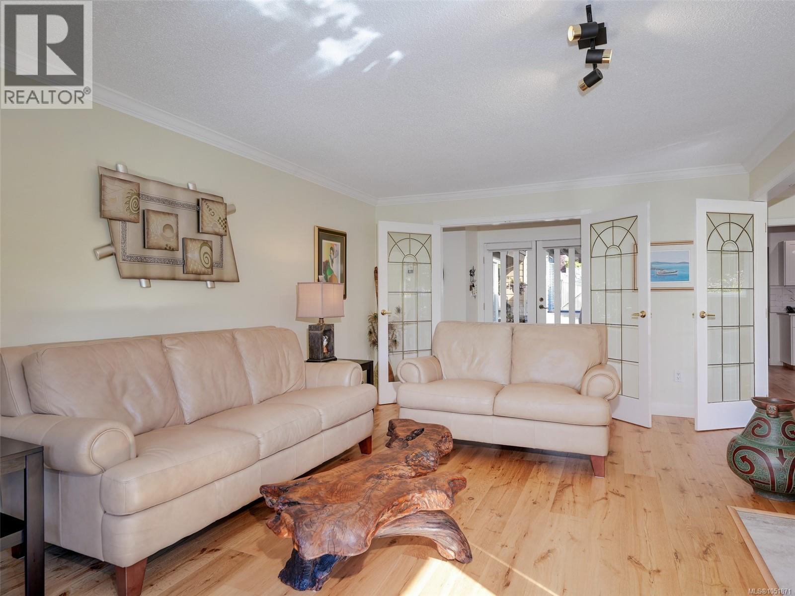 901 2829 Arbutus Rd, Saanich - Image 1