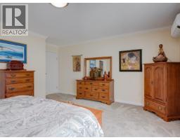 Primary Bedroom - 901 2829 Arbutus Rd, Saanich, BC V8N5X5 Photo 10