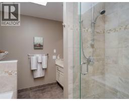 Living room - 901 2829 Arbutus Rd, Saanich, BC V8N5X5 Photo 13