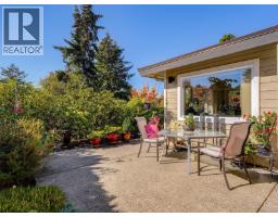 901 2829 Arbutus Rd, Saanich, BC V8N5X5 Photo 20