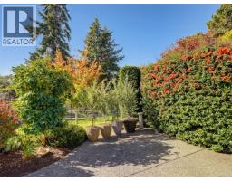 901 2829 Arbutus Rd, Saanich, BC V8N5X5 Photo 21