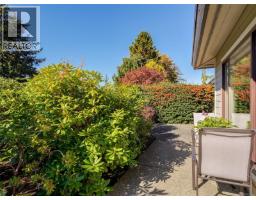 901 2829 Arbutus Rd, Saanich, BC V8N5X5 Photo 23