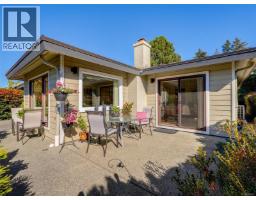 901 2829 Arbutus Rd, Saanich, BC V8N5X5 Photo 24