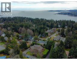 901 2829 Arbutus Rd, Saanich, BC V8N5X5 Photo 35