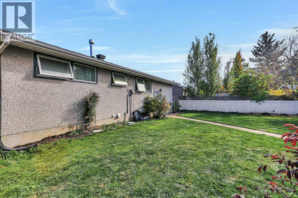 5912 West Park Crescent - 33
