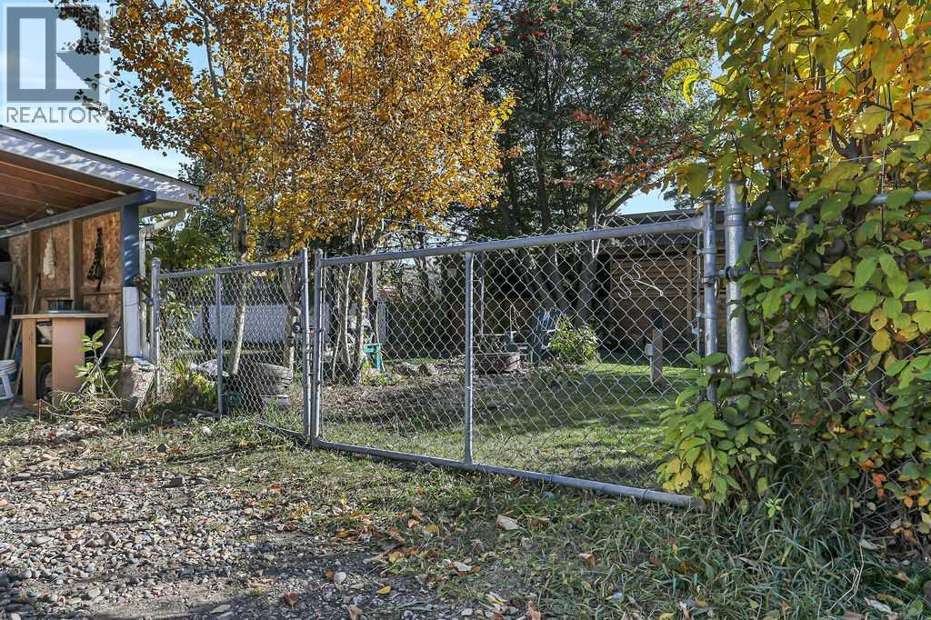 5912 West Park Crescent - 38