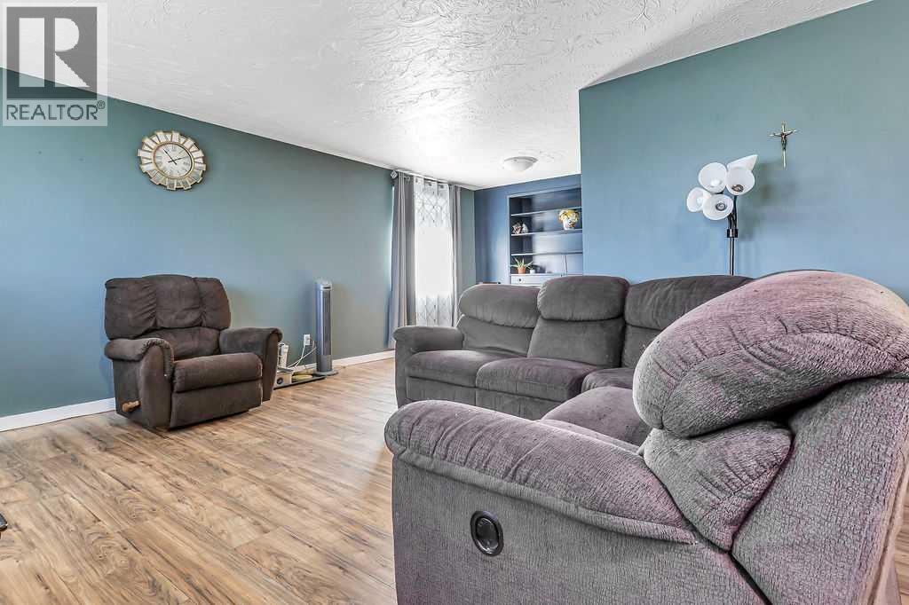 5912 West Park Crescent - 4