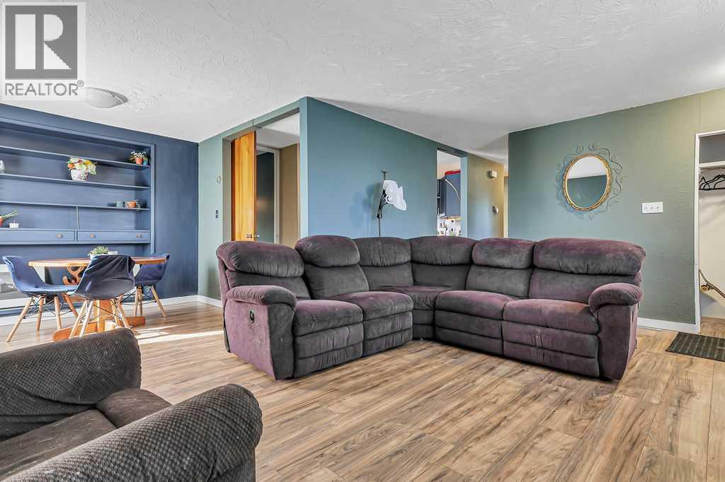 Listing photo – 5912 West Park Crescent, Red Deer