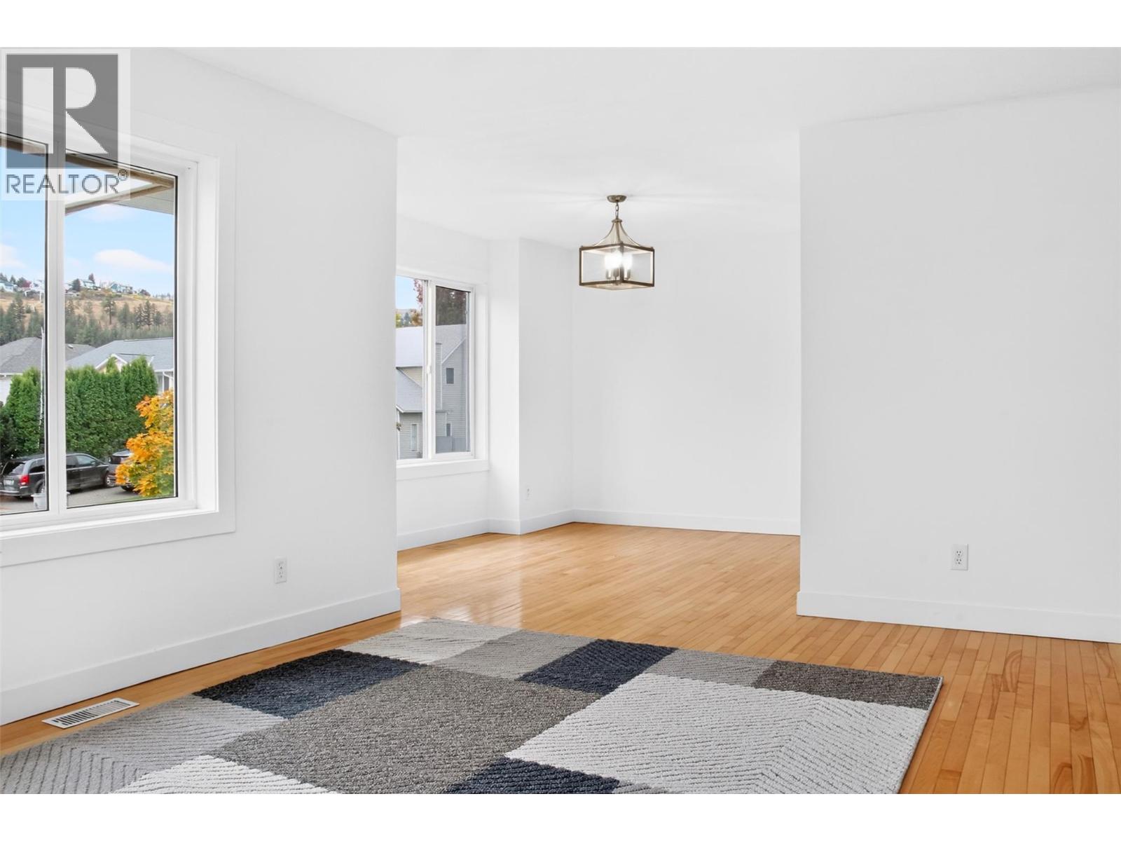 478 Malahat Place - 11