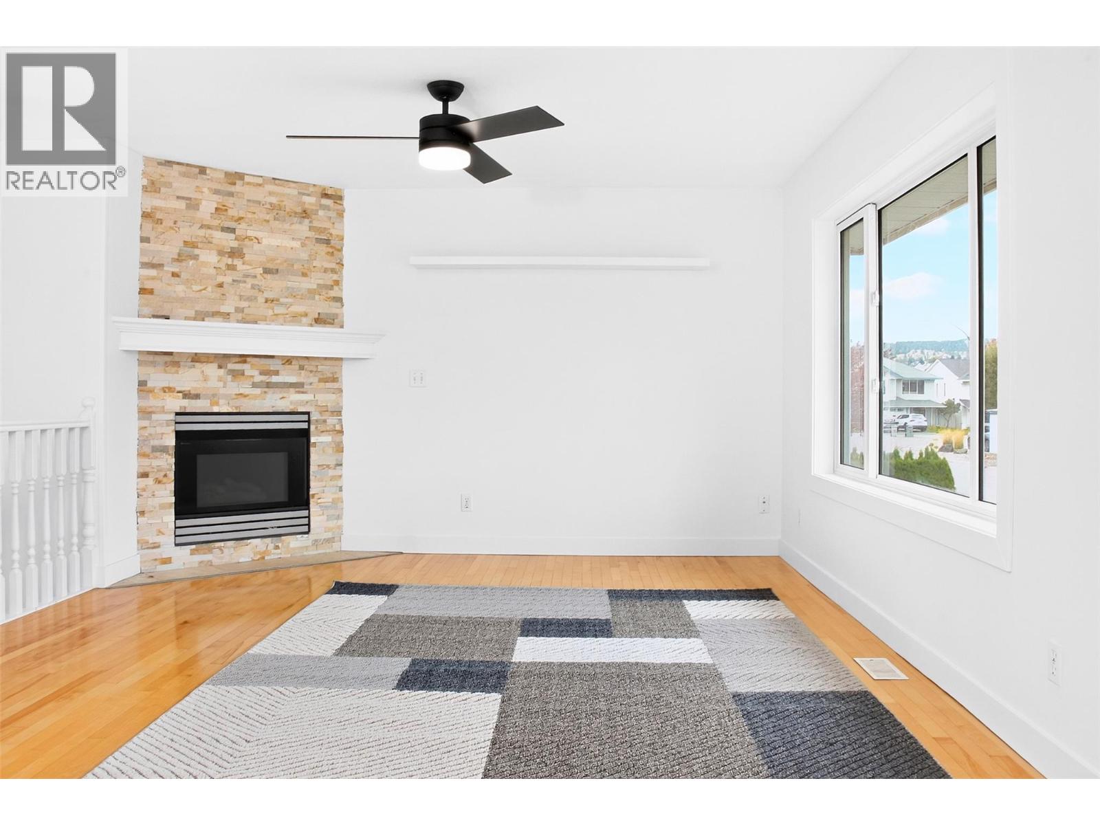 478 Malahat Place - 10