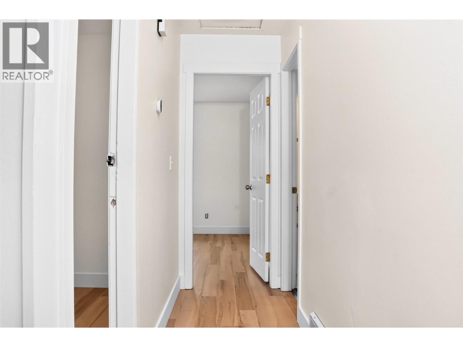 478 Malahat Place - 12