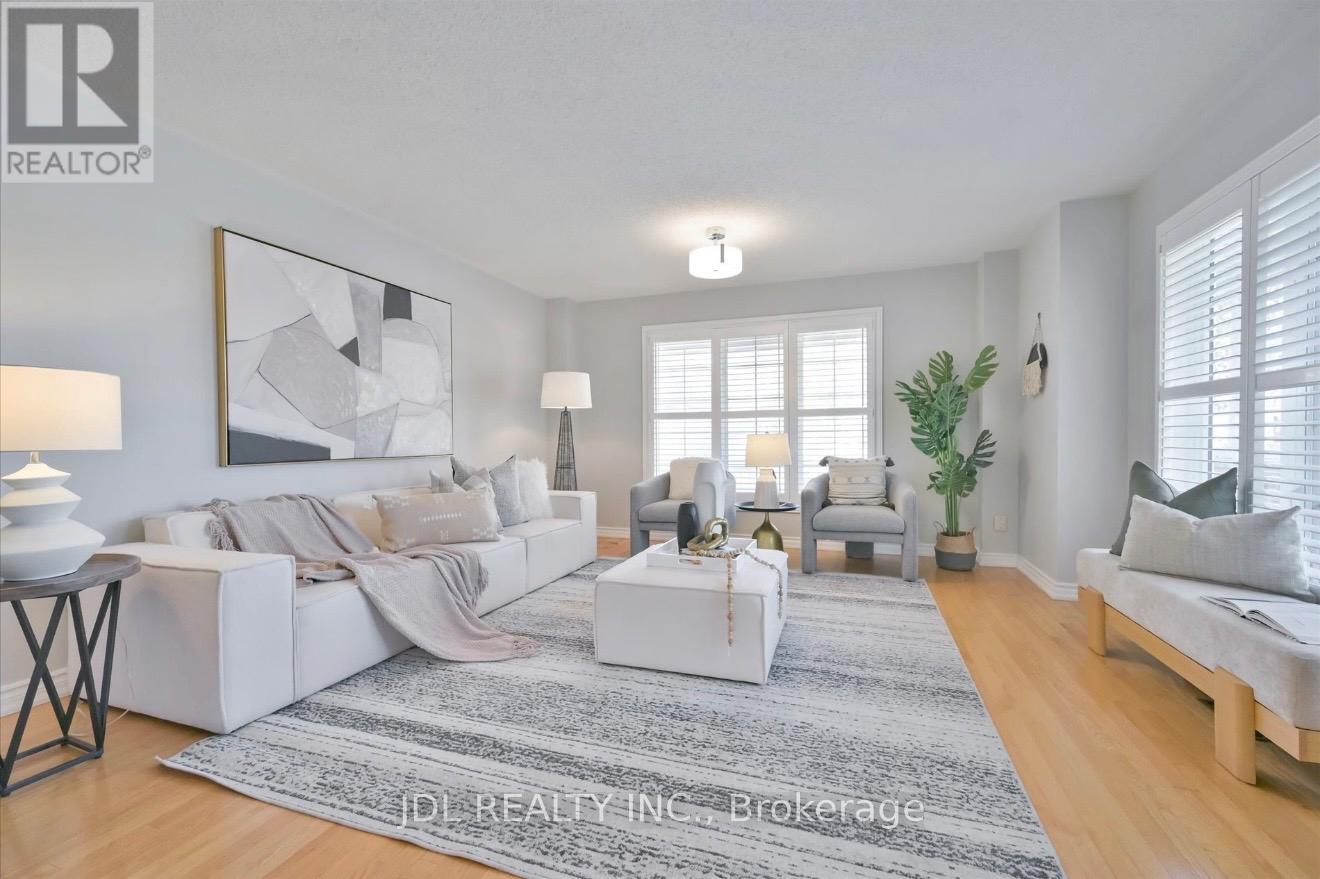 21 Iron Horse Avenue, Richmond Hill, ON