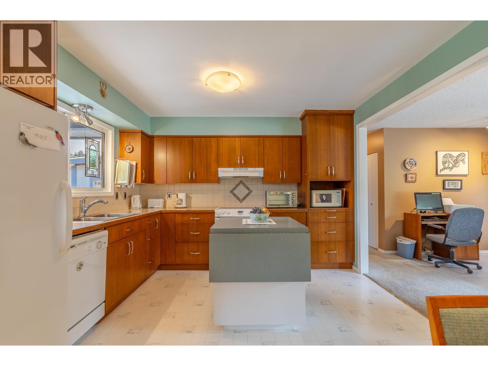  12409 Wright Avenue, Summerland