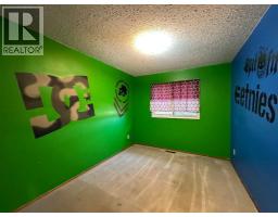 Family room - 6008 57 Avenue, Ponoka, AB T4J1L2 Photo 10