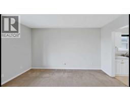 Bedroom - 17, 100 St. Laurent Way, Fort Mcmurray, AB T9K2R4 Photo 6