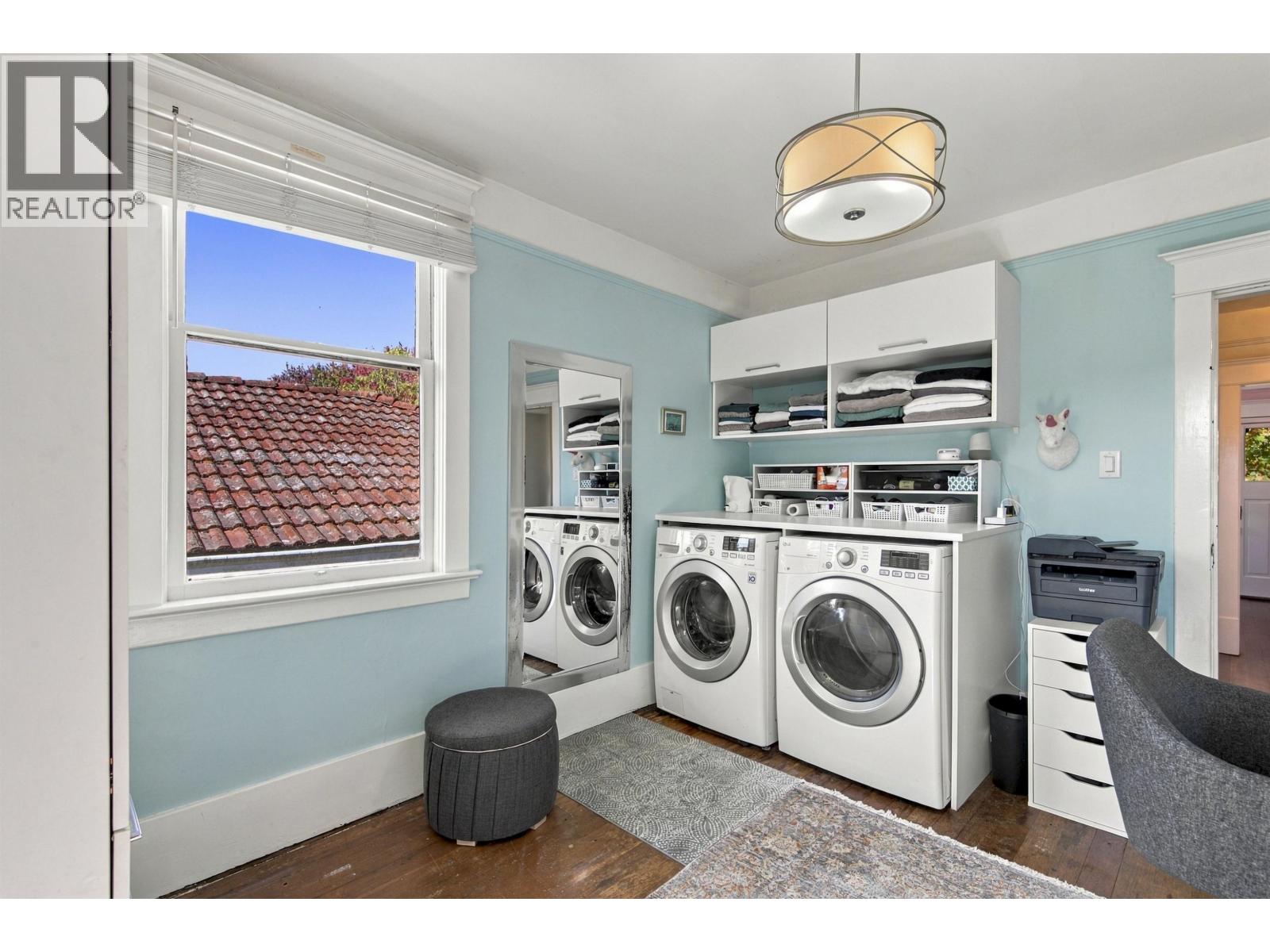Photo of 2580 CAMBRIDGE STREET 27