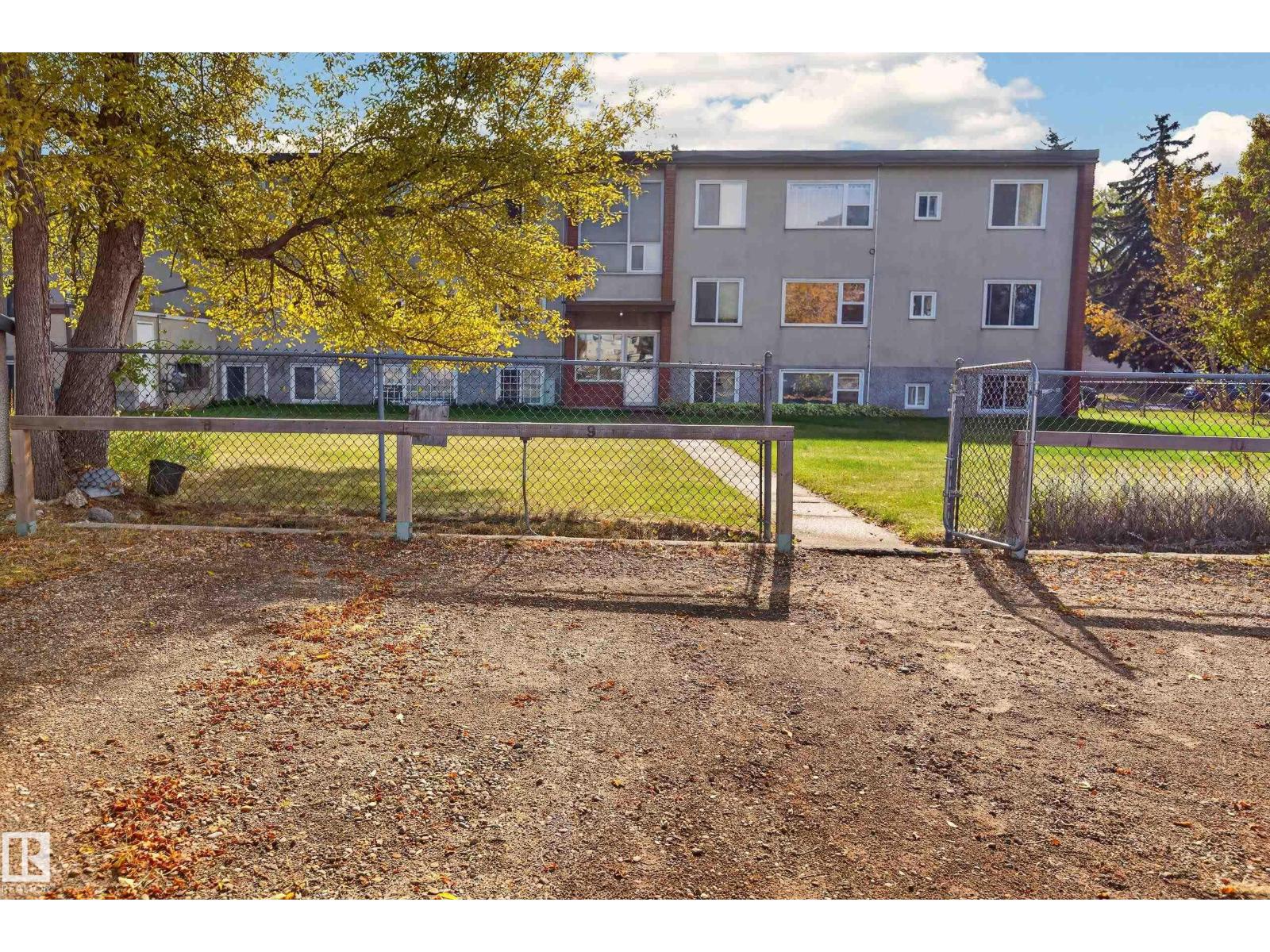 #7 11614 112 AV NW - 18