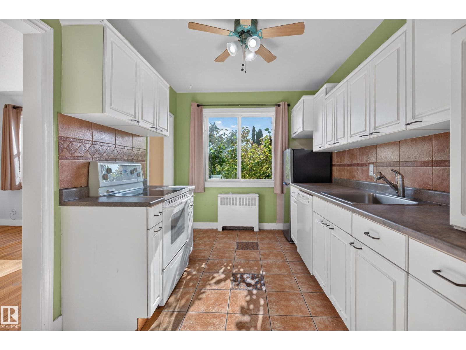 #7 11614 112 AV NW - 5