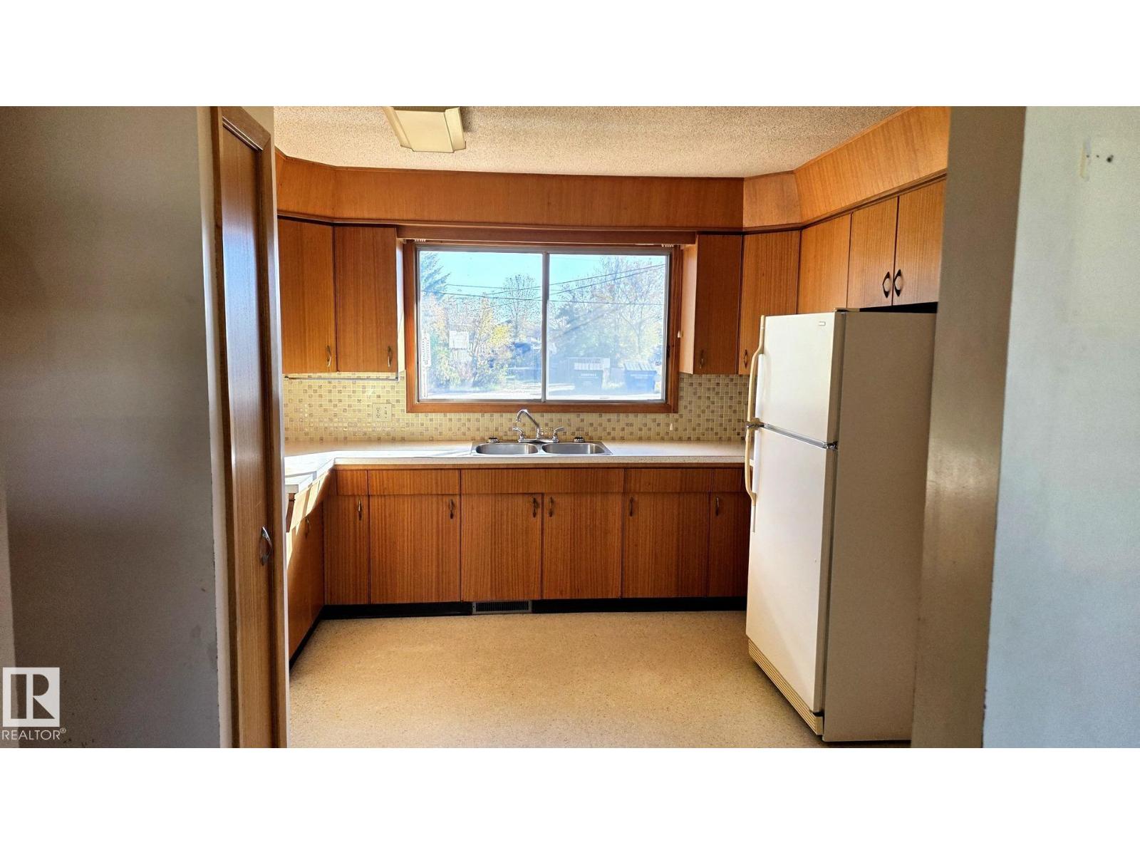 5517 49 ST - Image 5