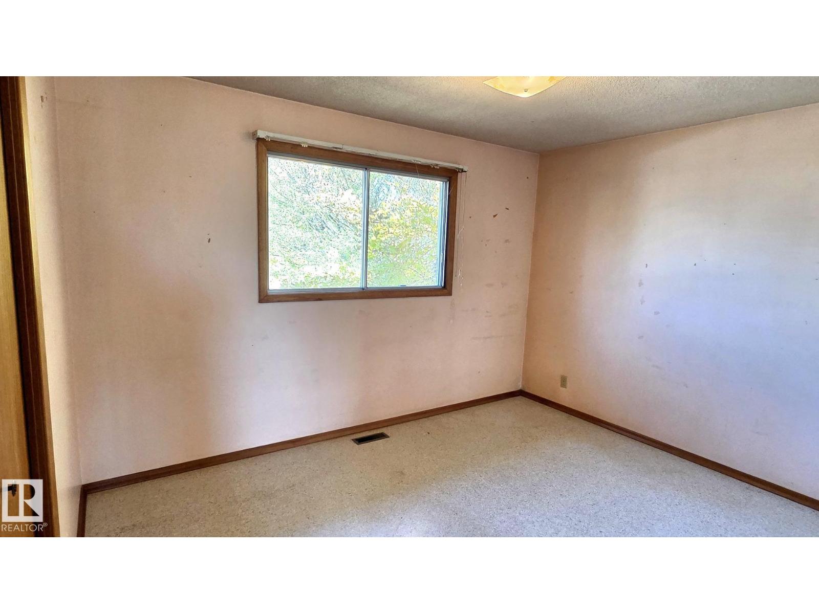 5517 49 ST - Image 6