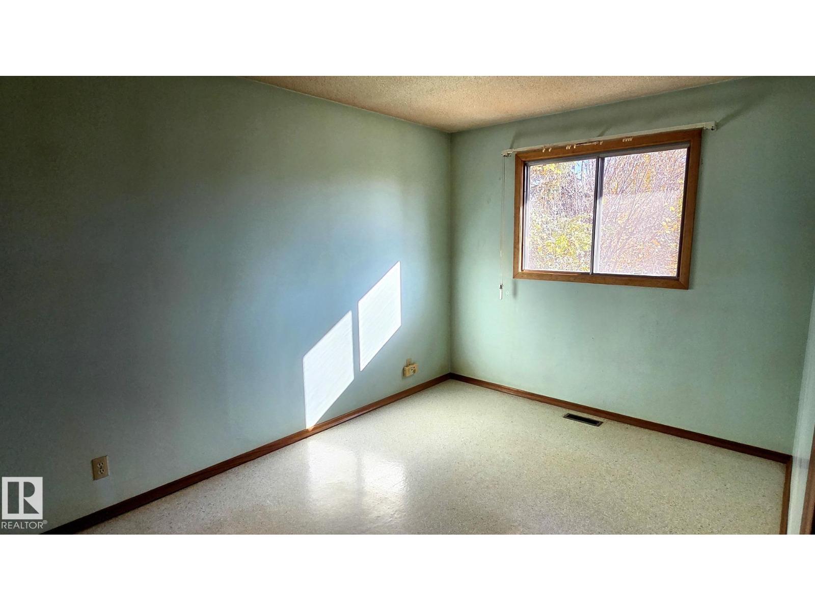 5517 49 ST - Image 8