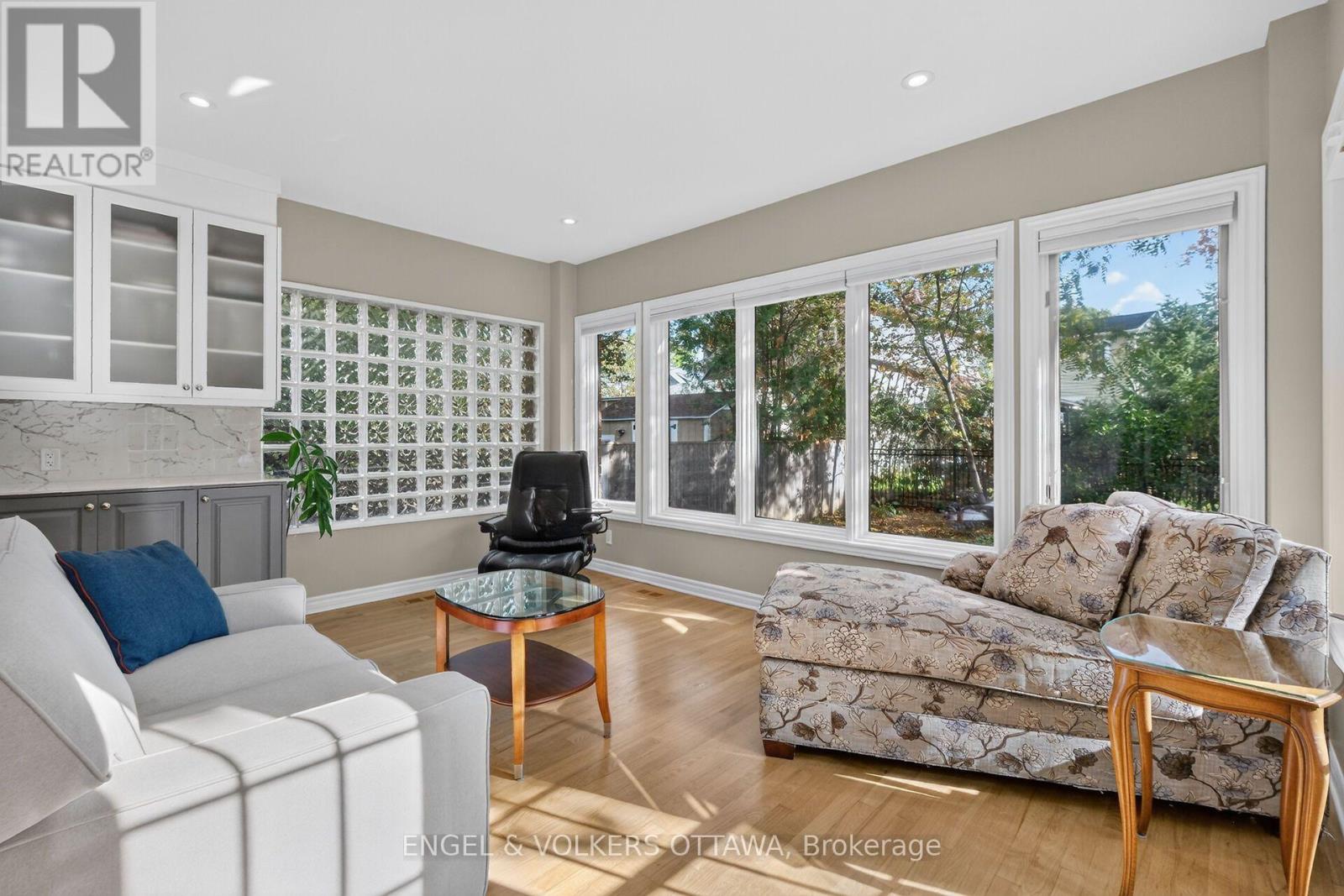628 BYRON AVENUE - Image 21
