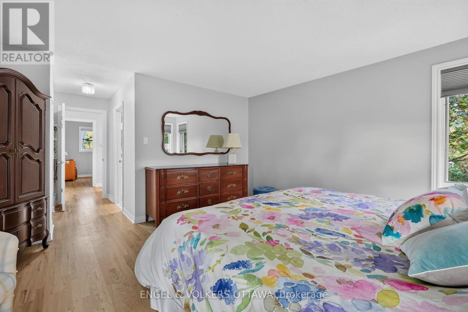 628 BYRON AVENUE - Image 28