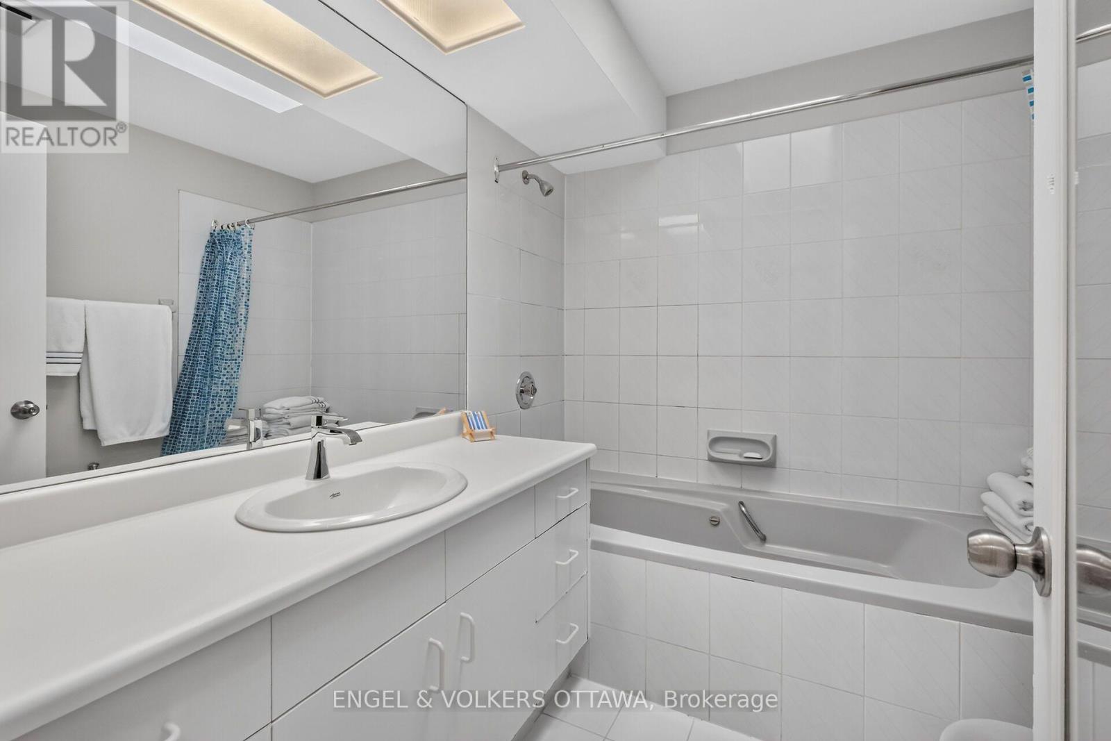 628 BYRON AVENUE - Image 29