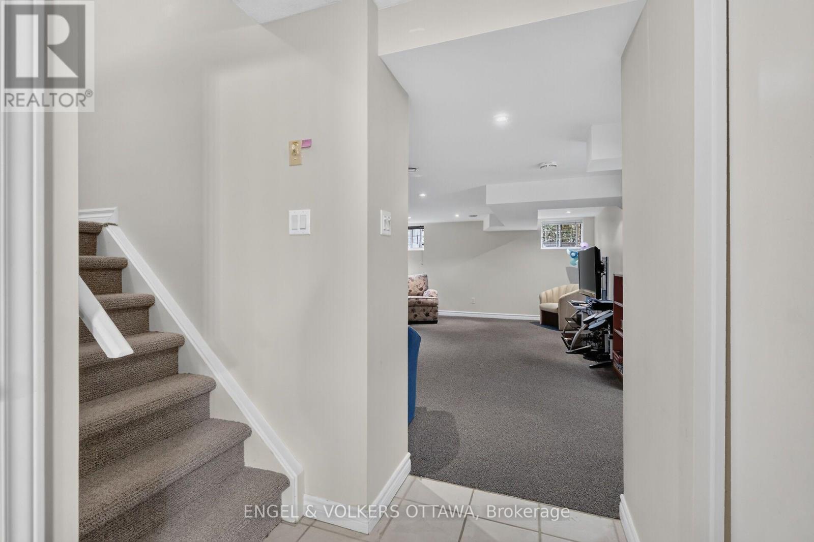 628 BYRON AVENUE - Image 36