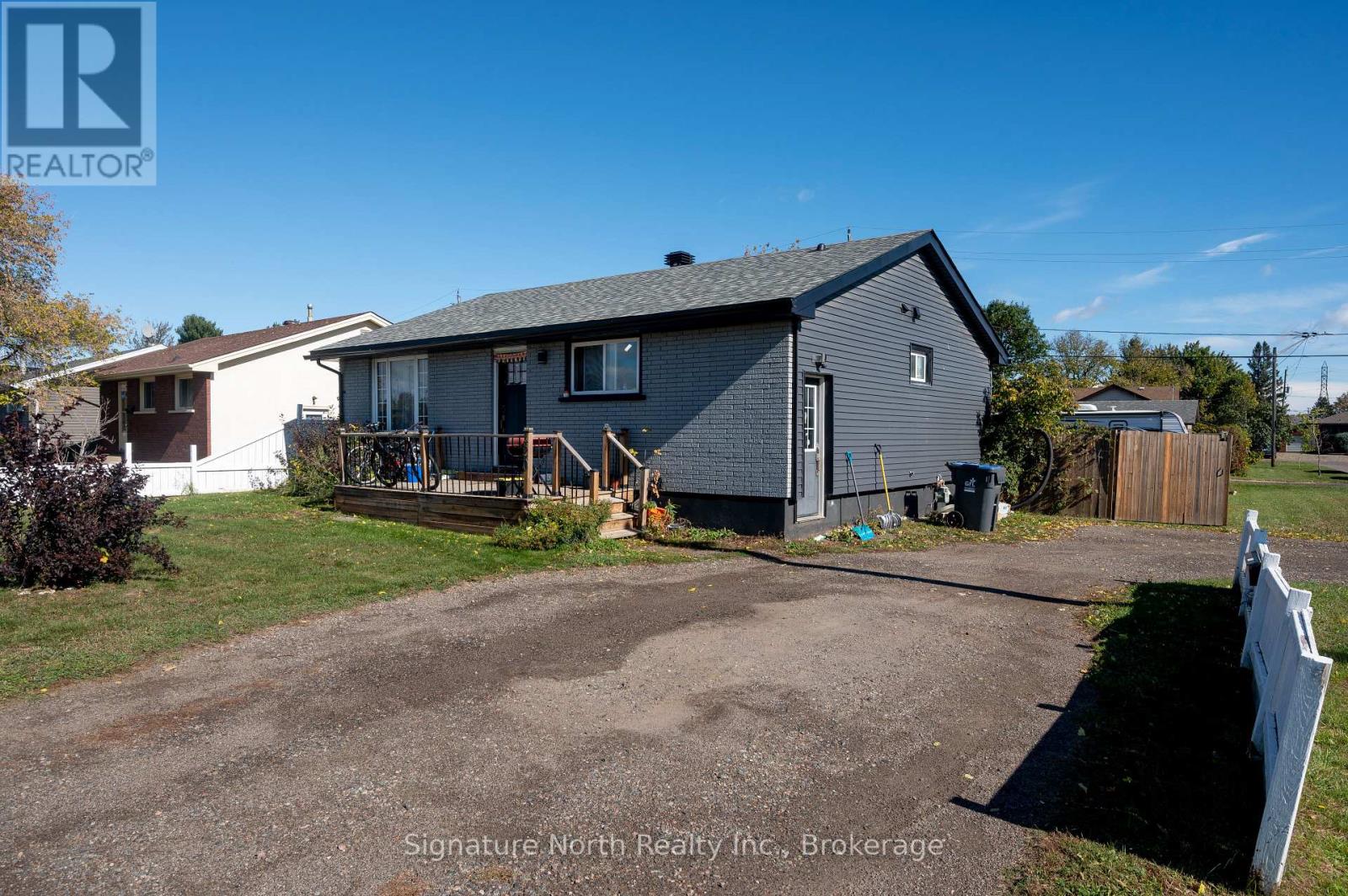 420 EDWARD STREET N - Image 3