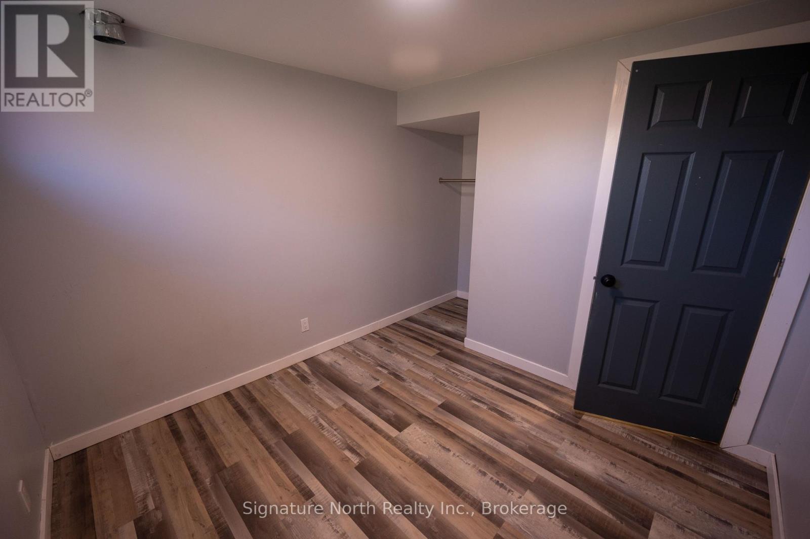 420 EDWARD STREET N - Image 37