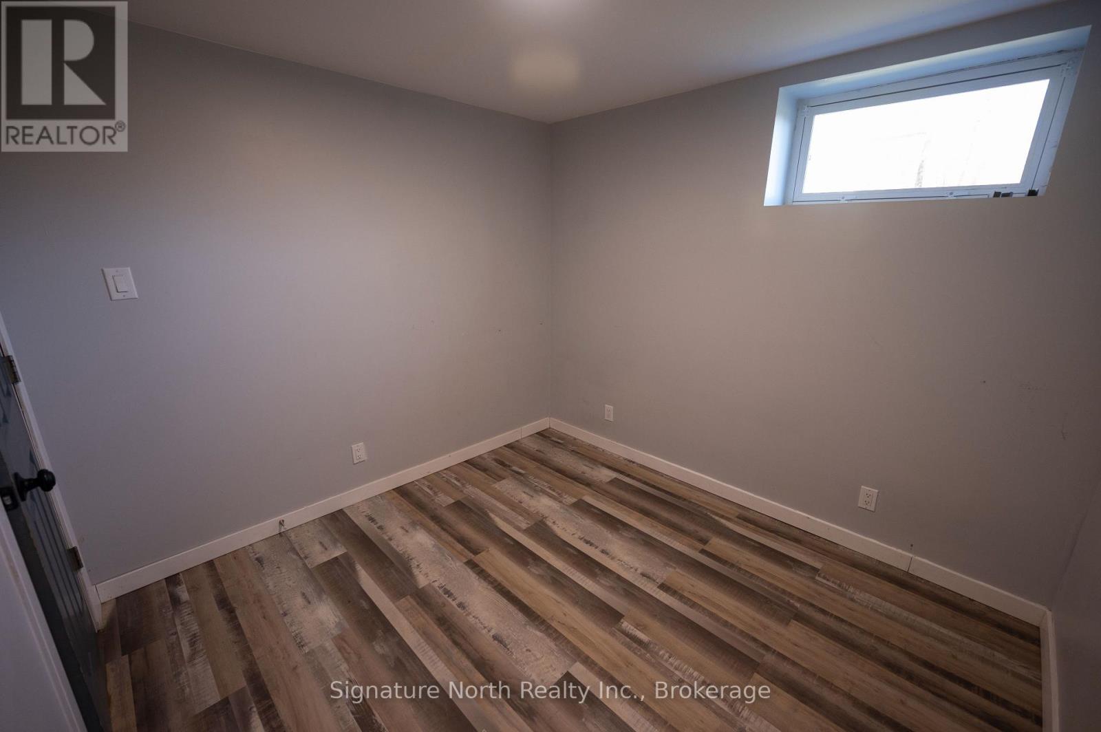 420 EDWARD STREET N - 39