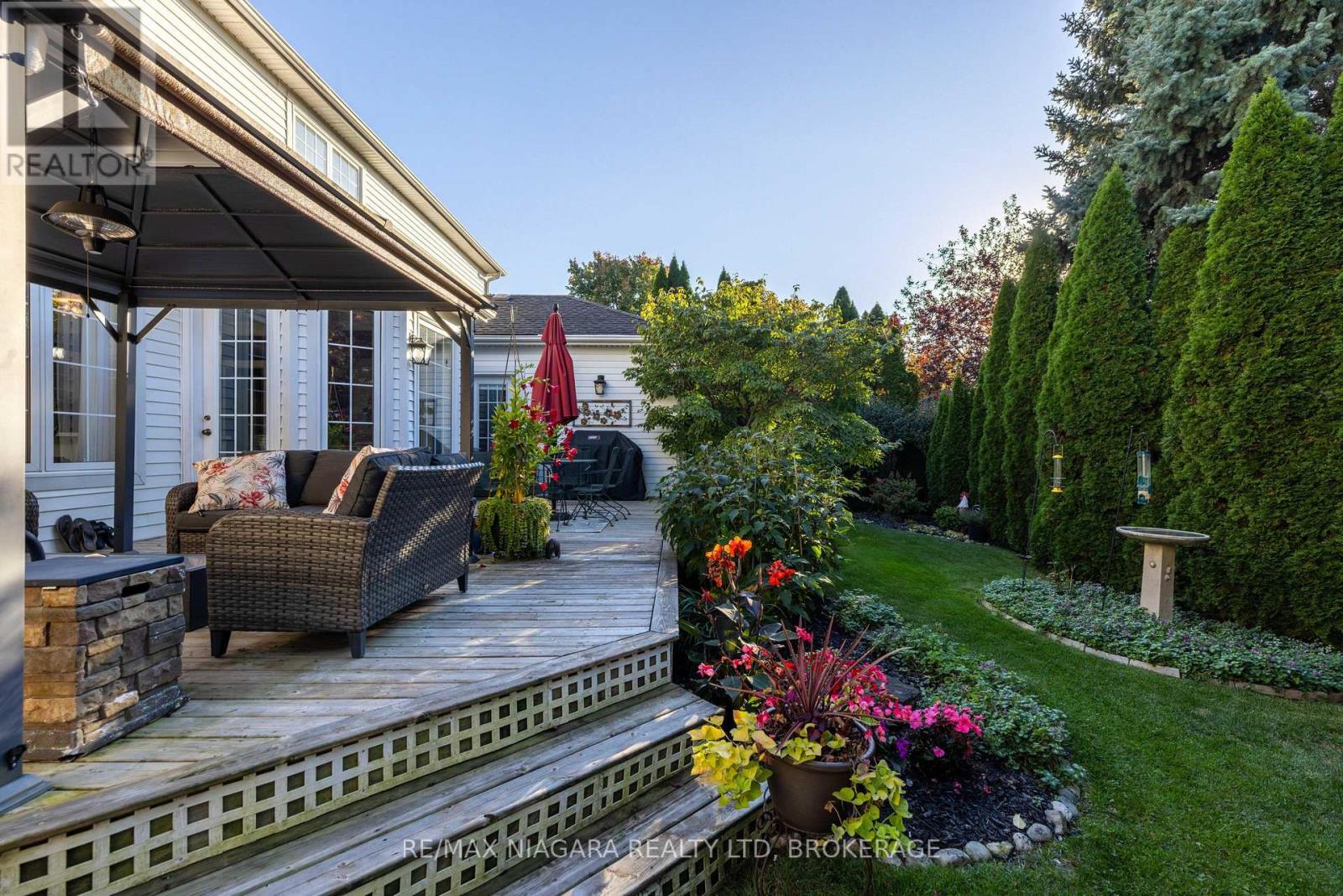 655 CHARLOTTE STREET - 32