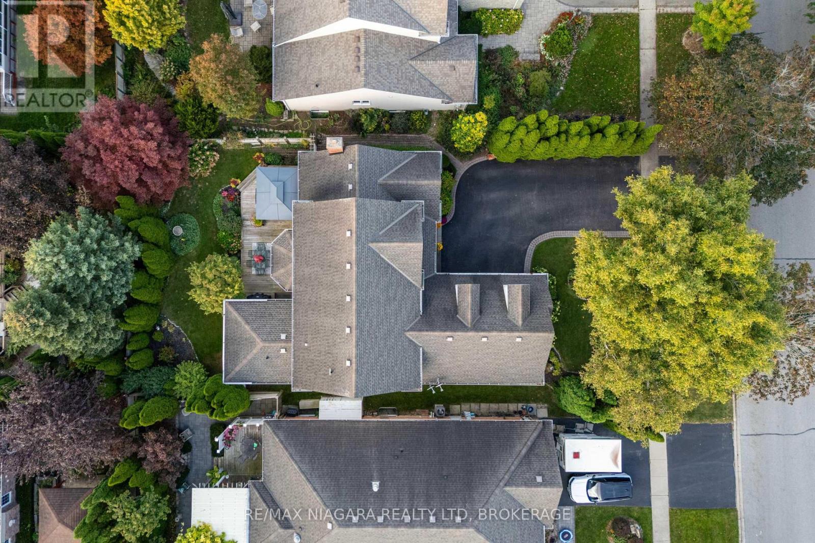 655 CHARLOTTE STREET - Image 35