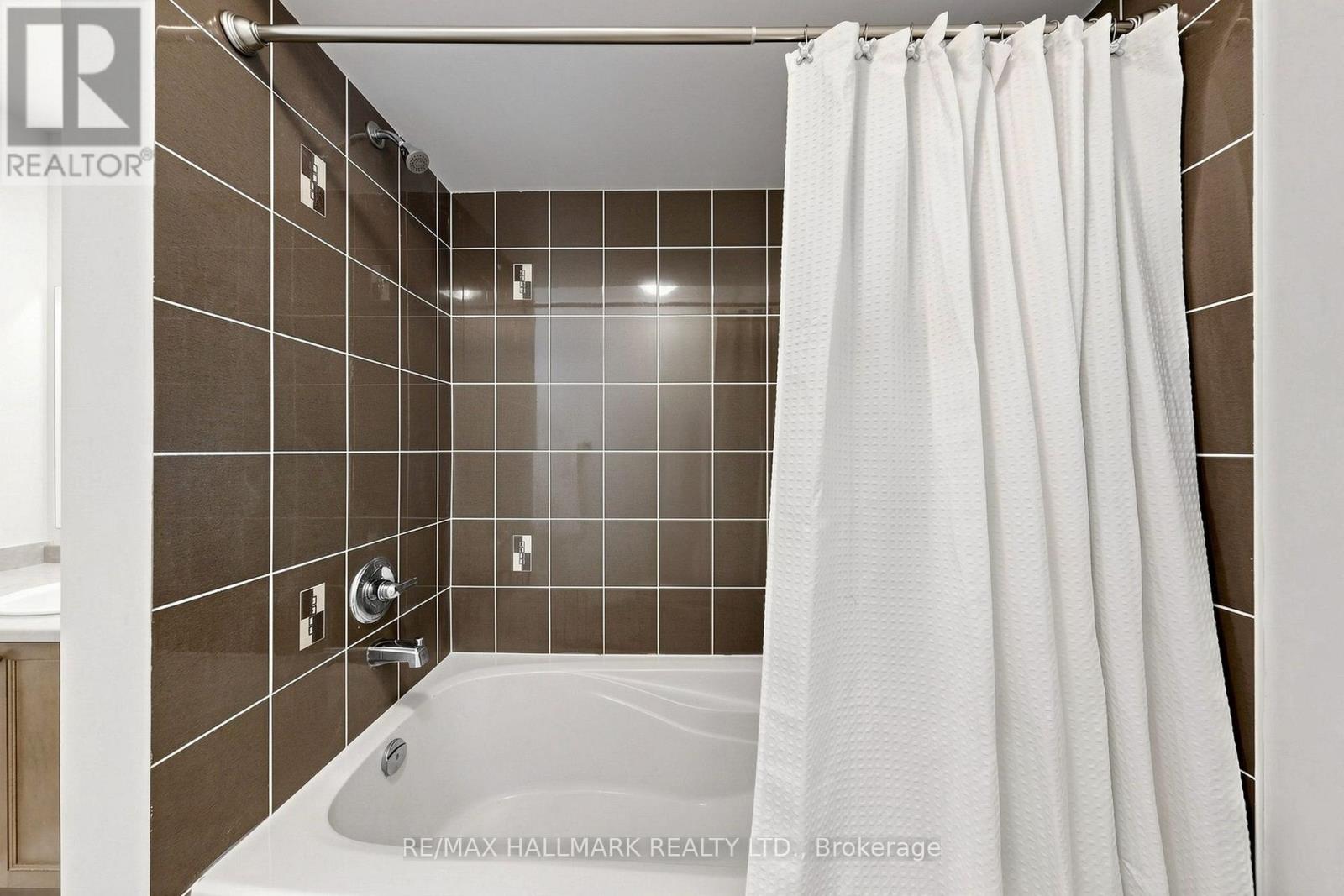 1 Bassview Court — photo 33