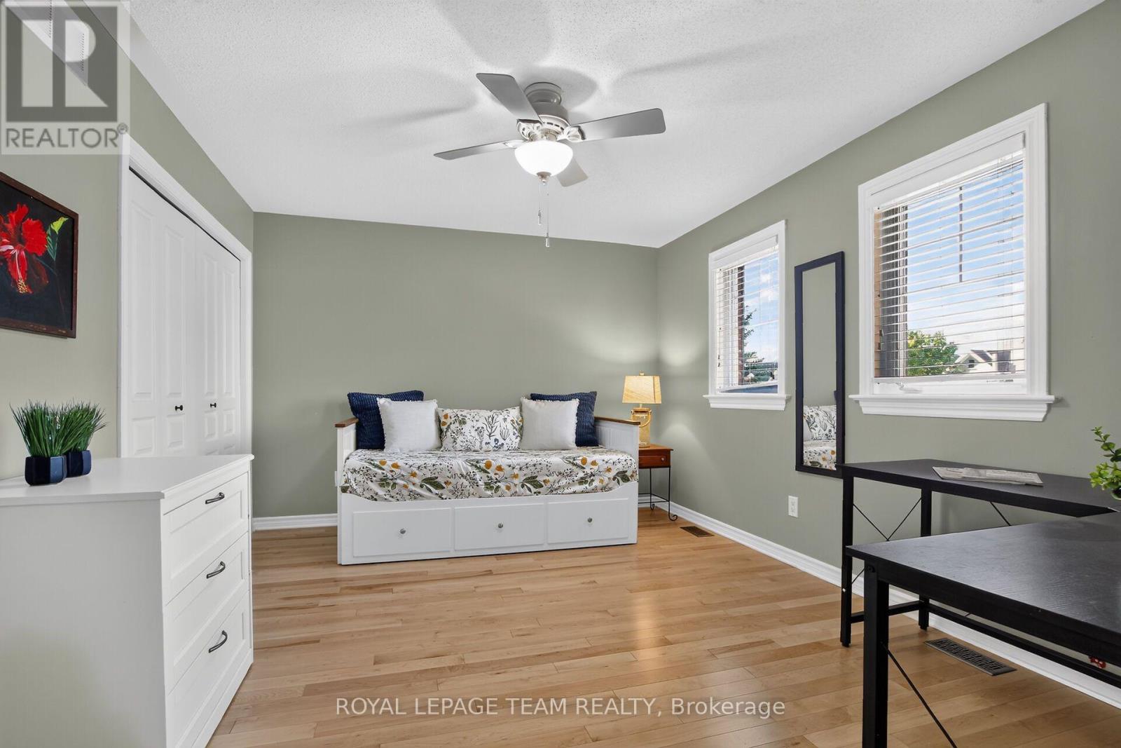 127 COYOTE CRESCENT - 35