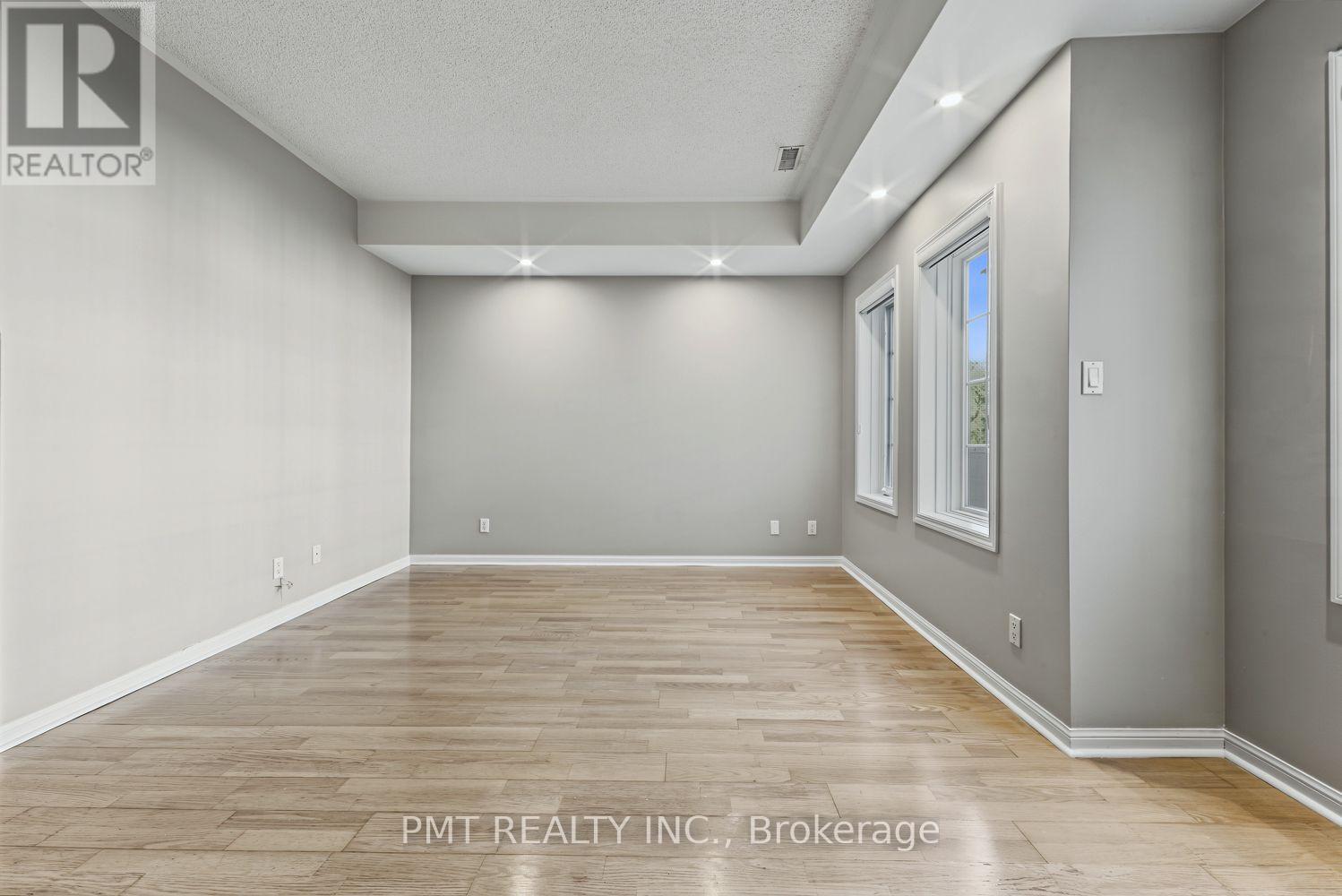 11 Niagara Street — photo 10