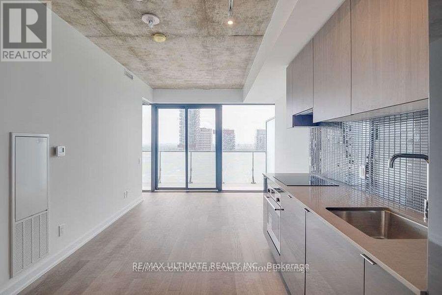 161 Roehampton Avenue — photo 11